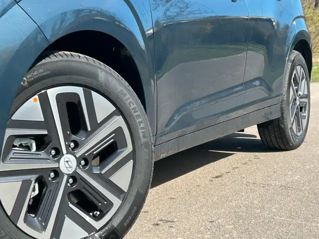 Hyundai Kona view 9