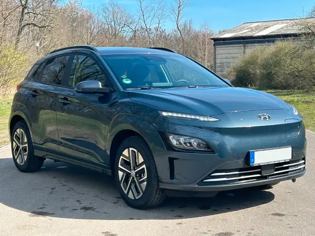Hyundai Kona view 3