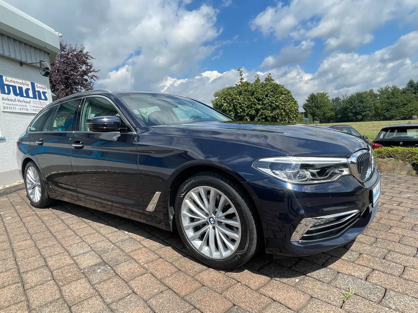BMW 540 i xDrive Touring Luxury Line Modrá - 2