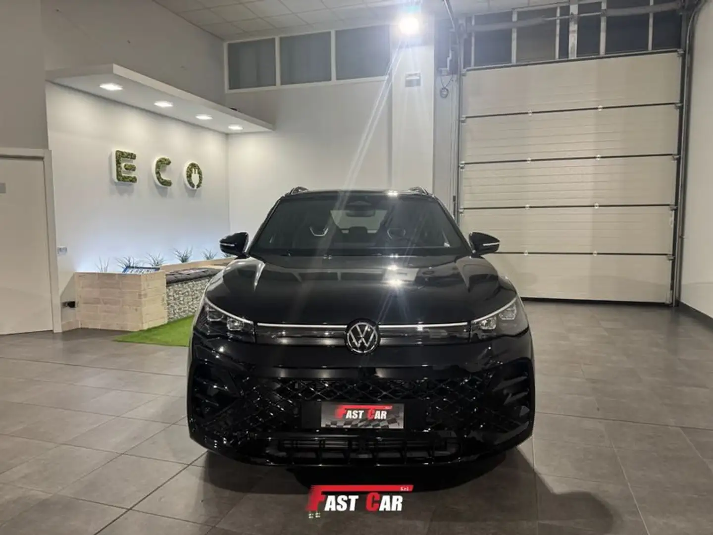 Volkswagen Tiguan 2.0 TDI 150 CV SCR DSG R-Line  + PLUS Nero - 2
