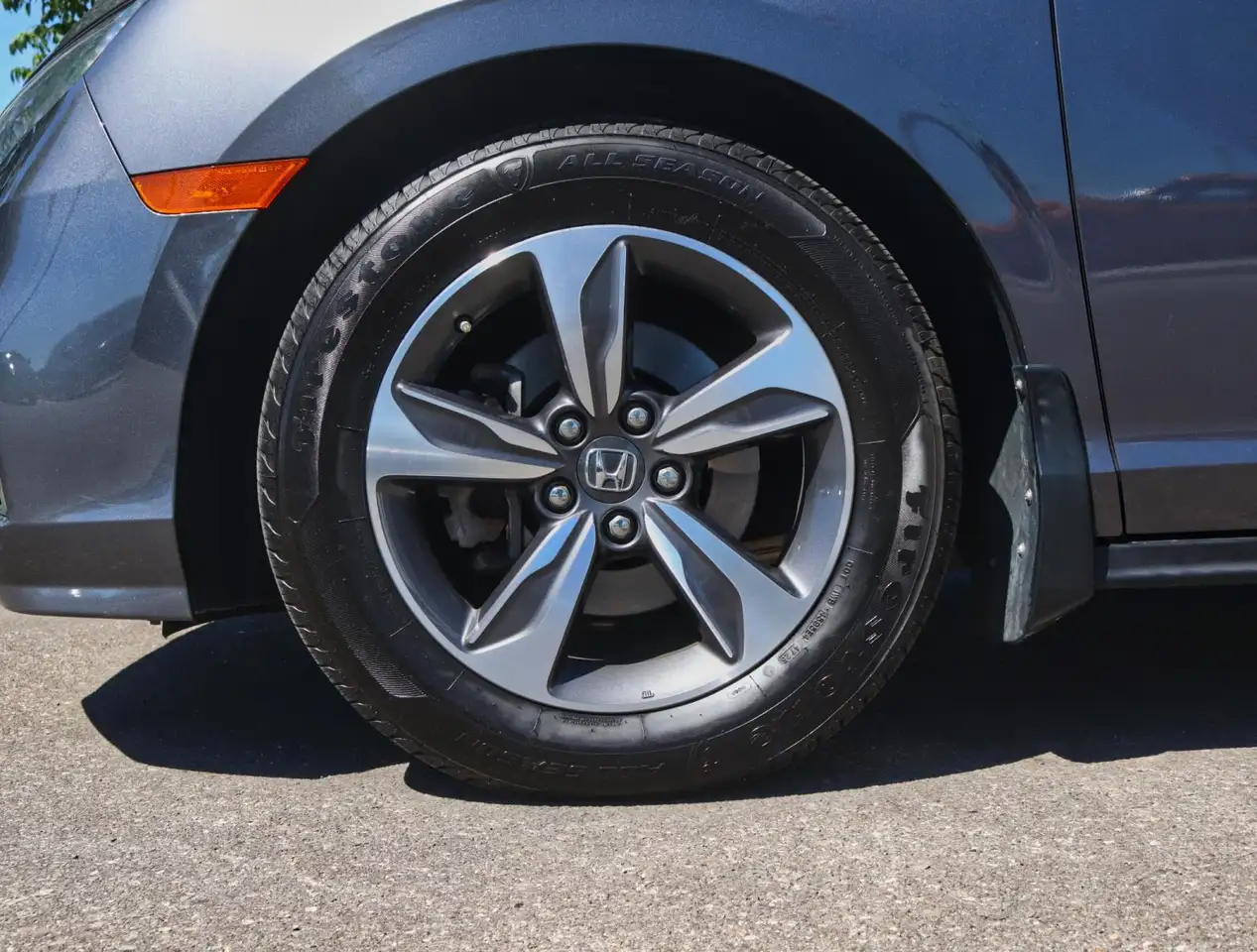 Honda Odyssey снимка Honda Odyssey