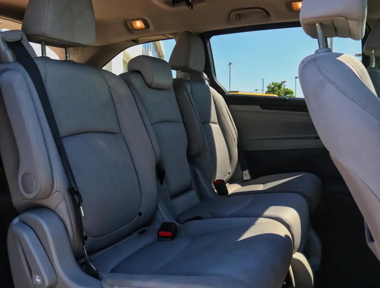 Honda Odyssey снимка Honda Odyssey