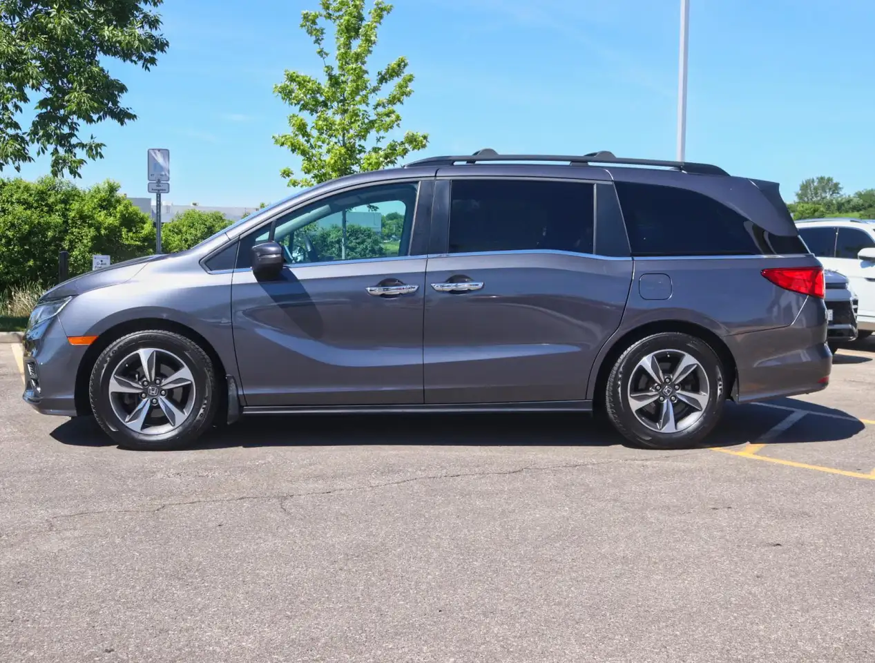 Honda Odyssey снимка Honda Odyssey