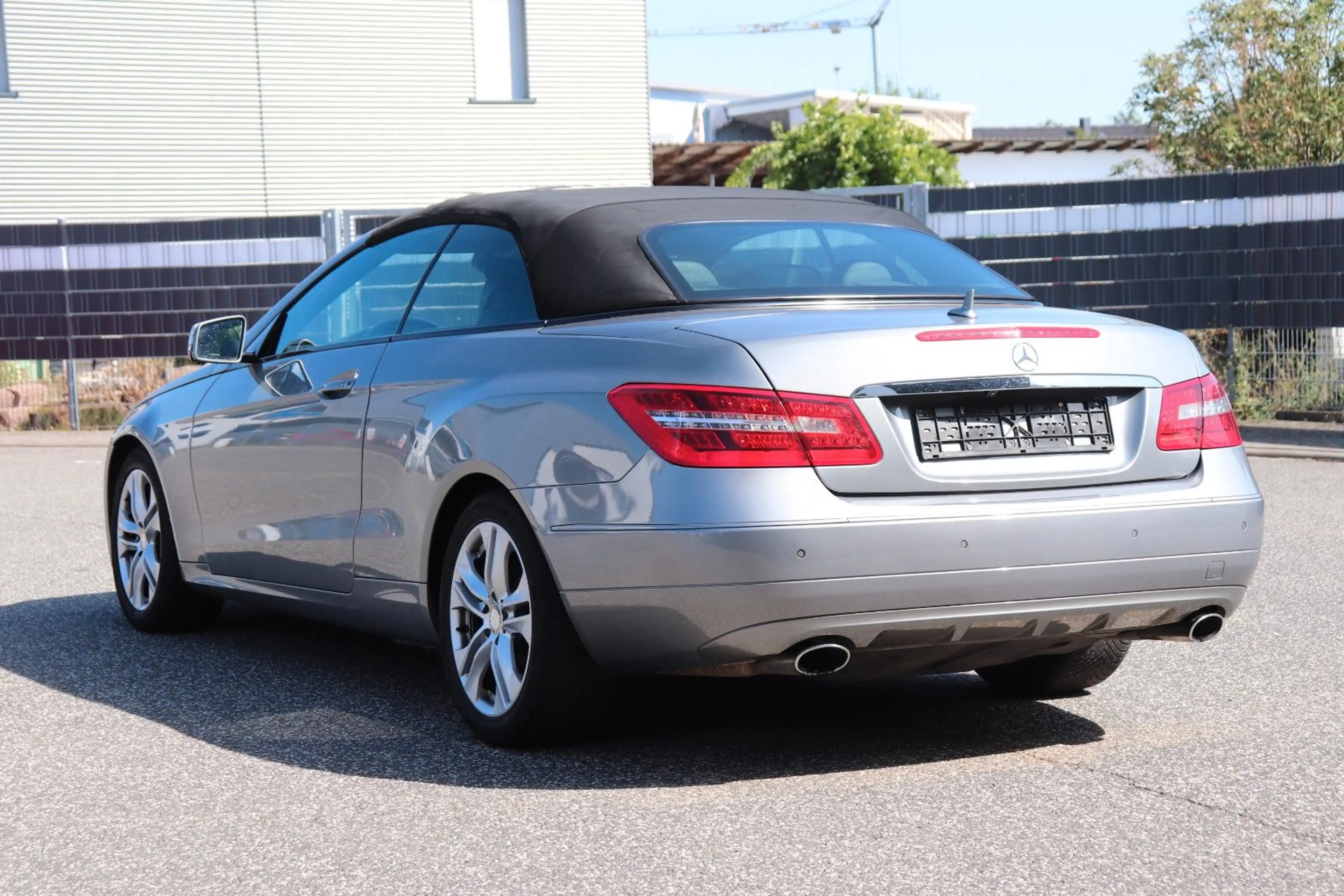 Mercedes-Benz E 350 E Cabrio CDI BlueEfficiency — photo 3