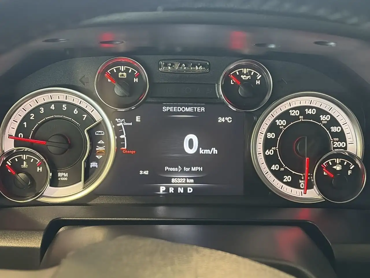 RAM 1500 снимка RAM 1500
