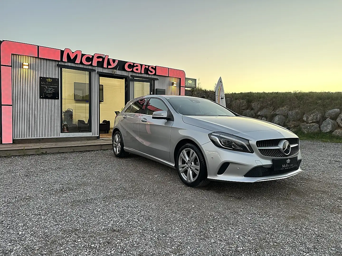 Mercedes-Benz Sonstige A - AUT.GETR.-TOTWINKEL ASSISTENT - NAVI - TEIL... Grau - 2