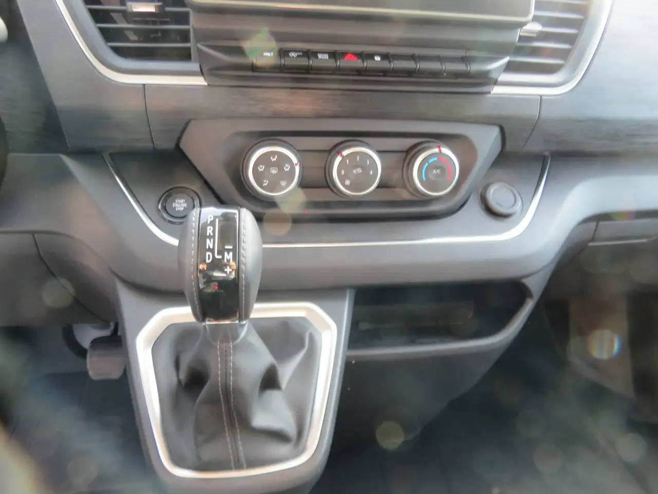 Nissan Primastar Primastar Tekna L2H1 Aut 8 Plaatsen 22