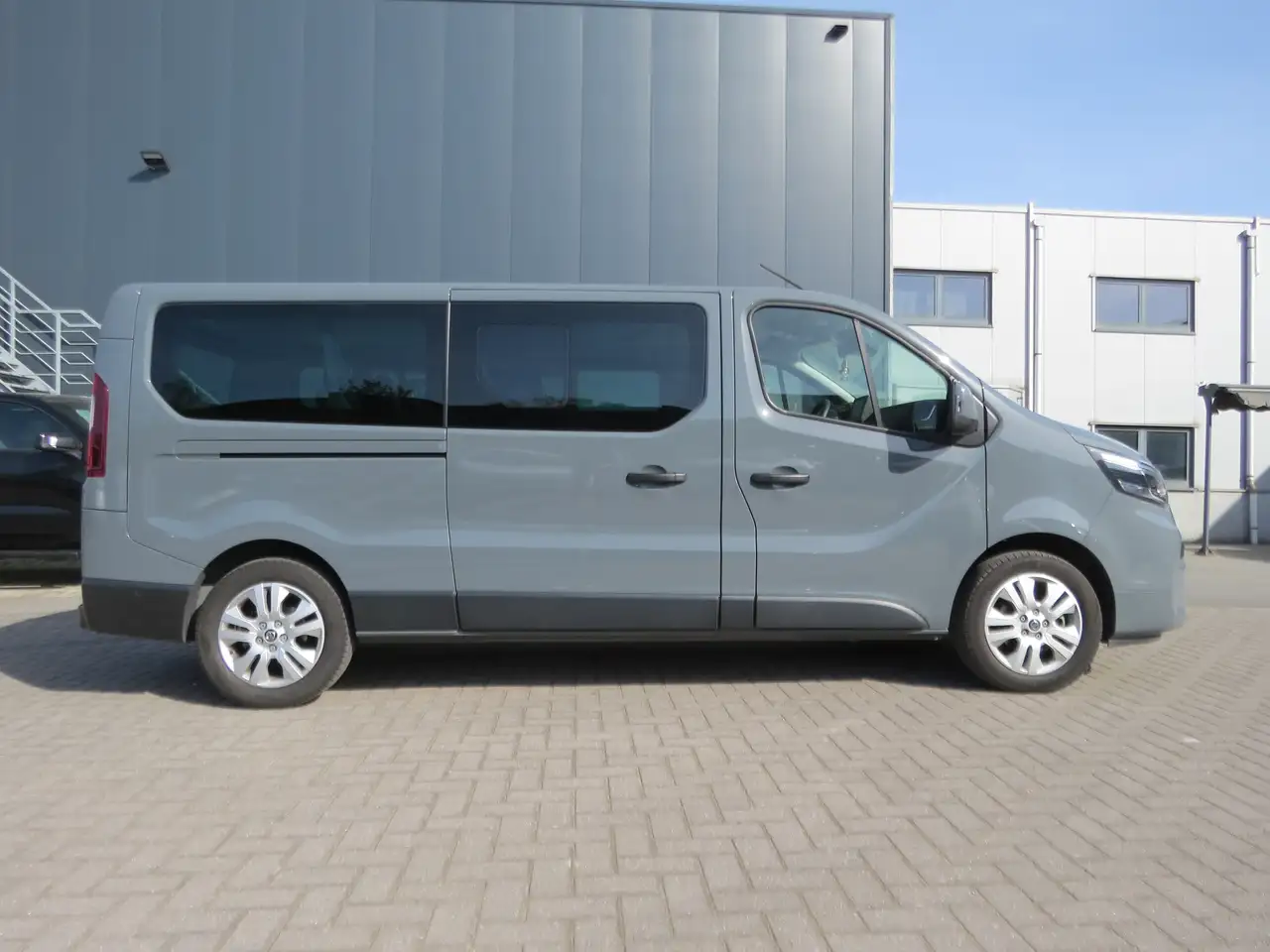 Nissan Primastar Primastar Tekna L2H1 Aut 8 Plaatsen 4