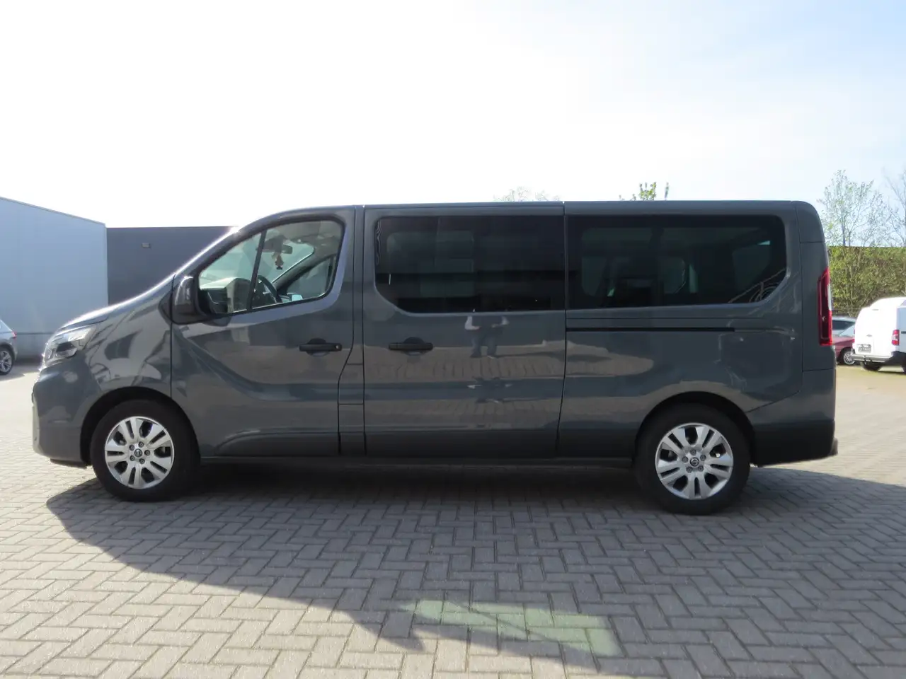 Nissan Primastar Primastar Tekna L2H1 Aut 8 Plaatsen 12