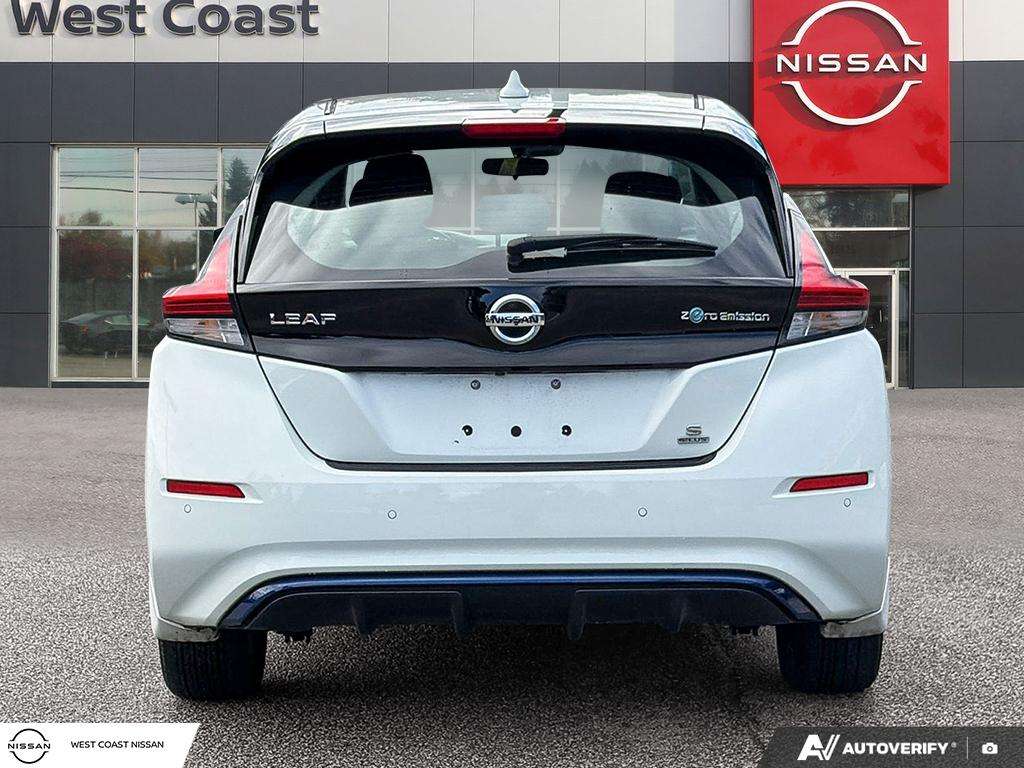 2022 Nissan Leaf Hatchback