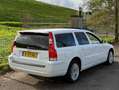 Volvo V70 2.4 170pk Summum Automaat/clima/elec stoel/speg+me Weiß - thumbnail 3