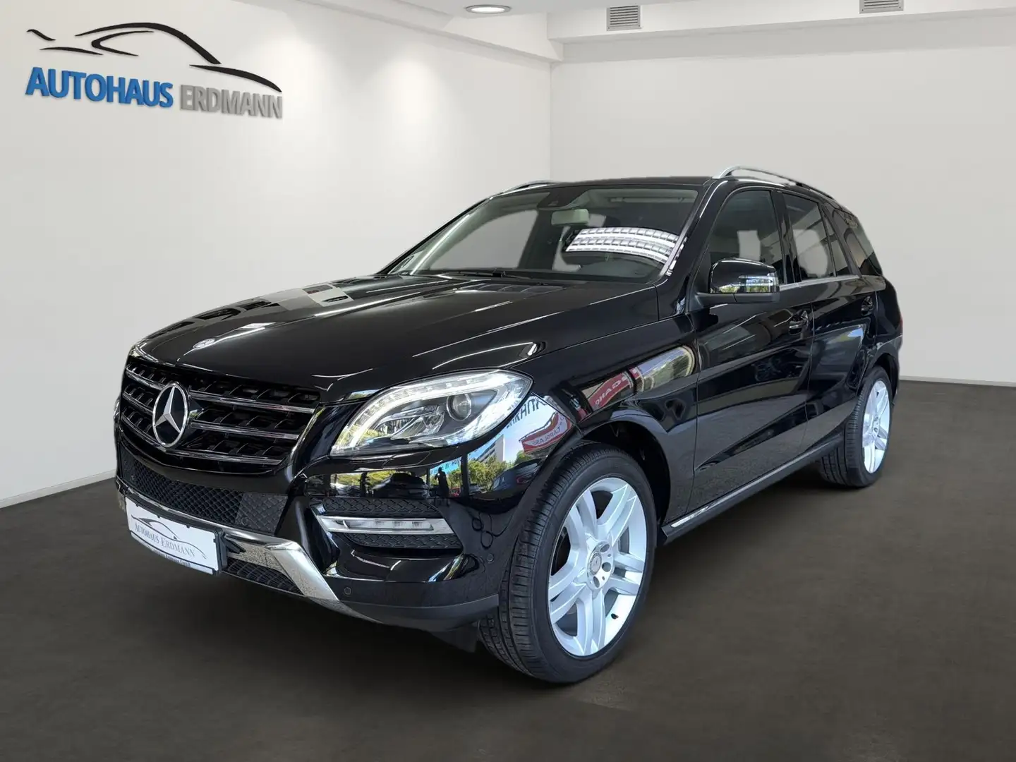 Mercedes-Benz ML 350 -4M*MB Scheckheft*GSD*Comand*Totw*Spur*20" Noir - 1