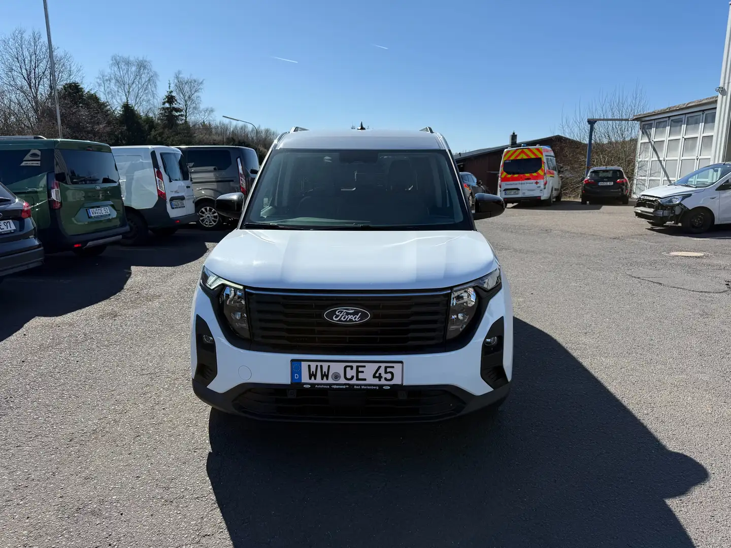 Ford Tourneo Courier Titanium Weiß - 1