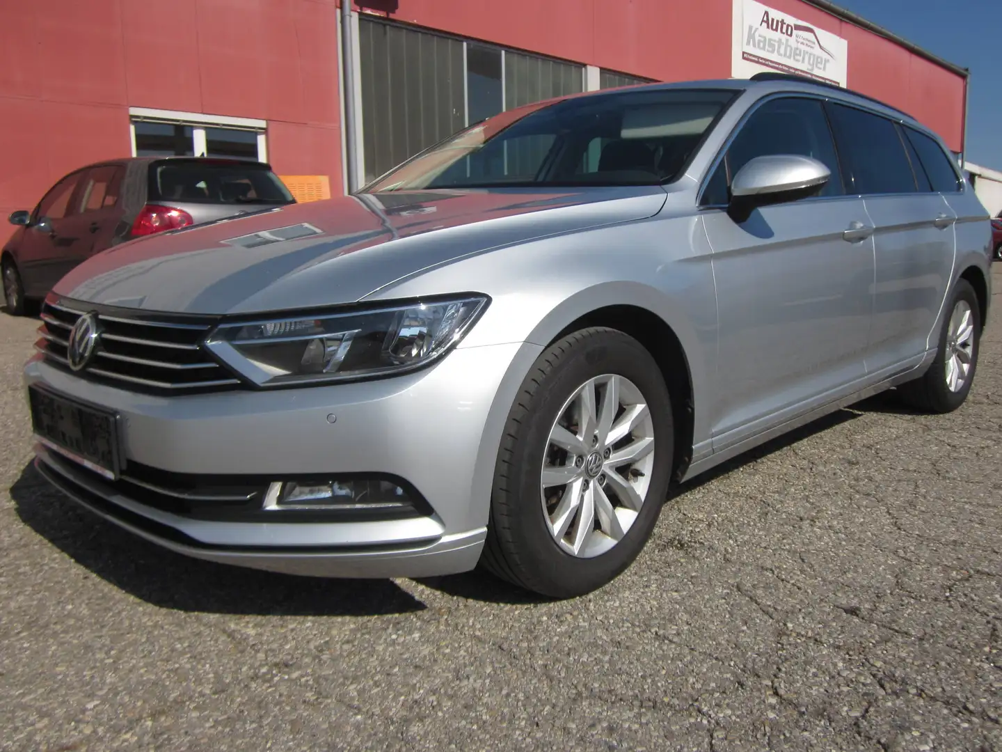 Volkswagen Passat Variant Passat Variant Comfortline 1,6 SCR TDI DSG Comfortline Silber - 1