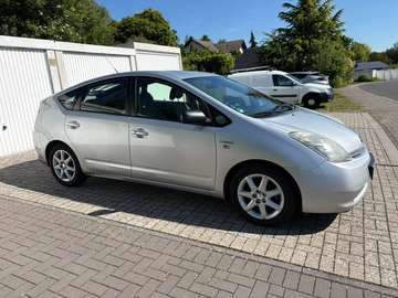 Prius (Hybrid)