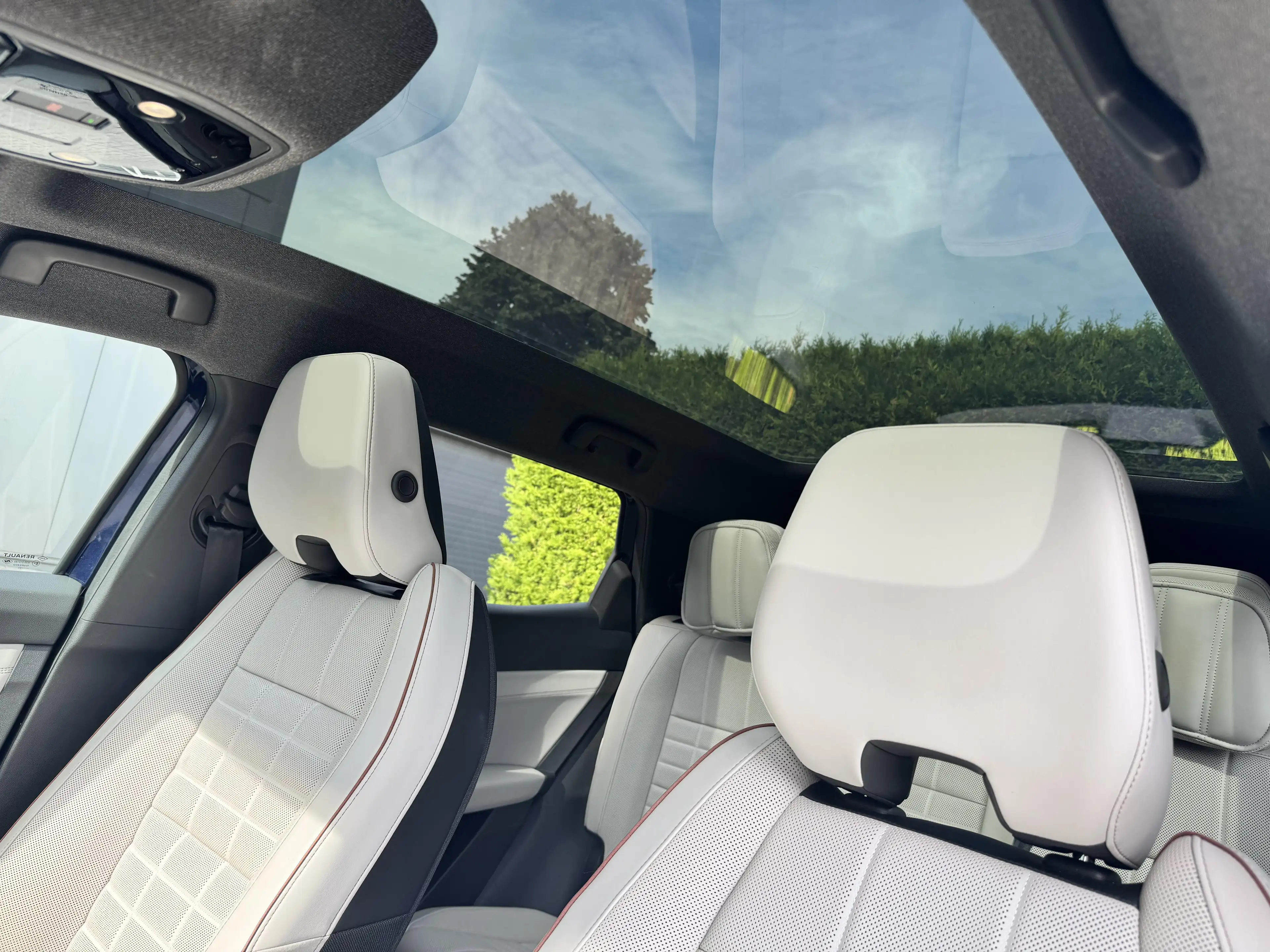 Renault Espace ICONIC Full Hybrid 200 7PL — photo 9