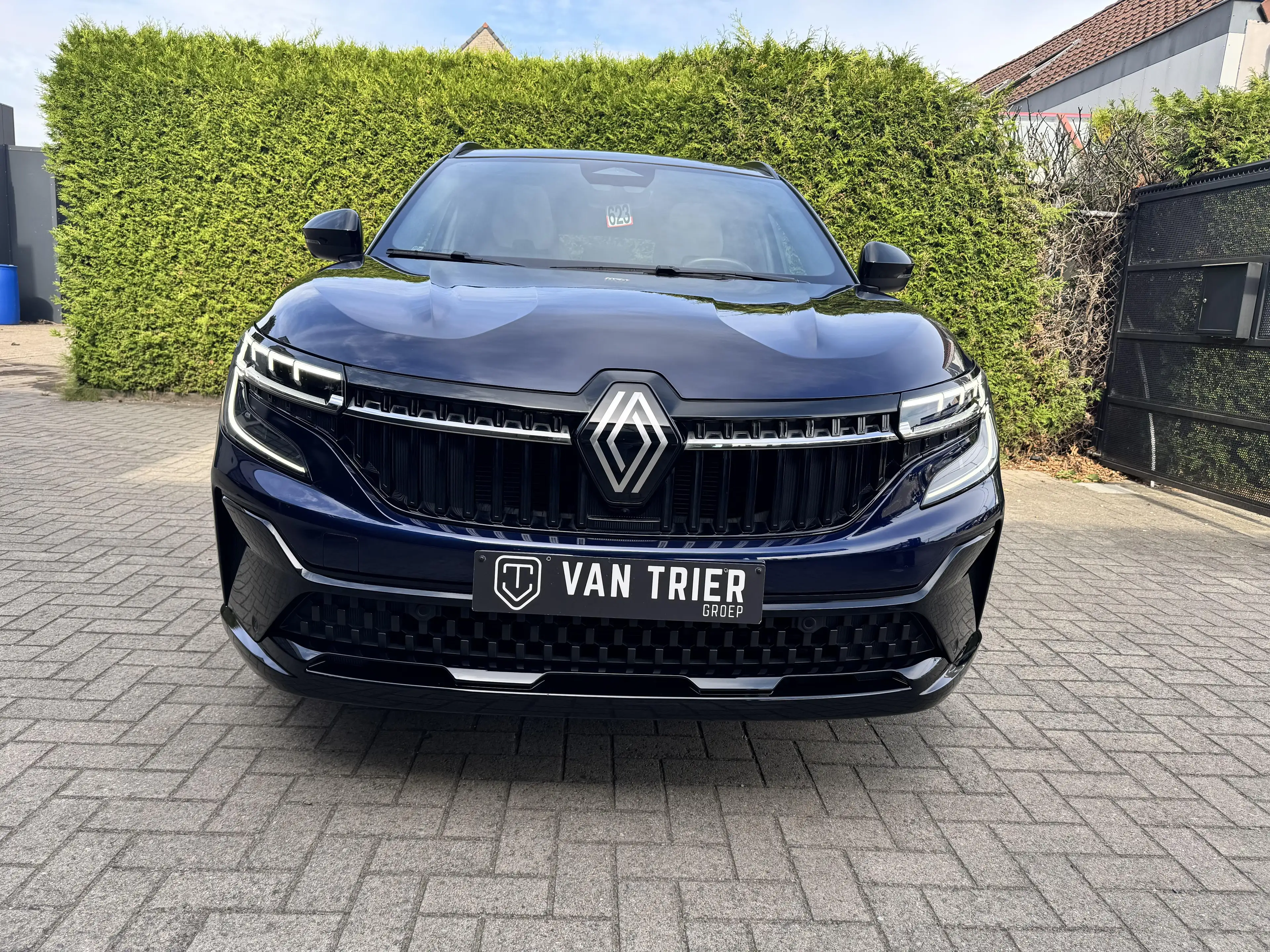Renault Espace ICONIC Full Hybrid 200 7PL — photo 2