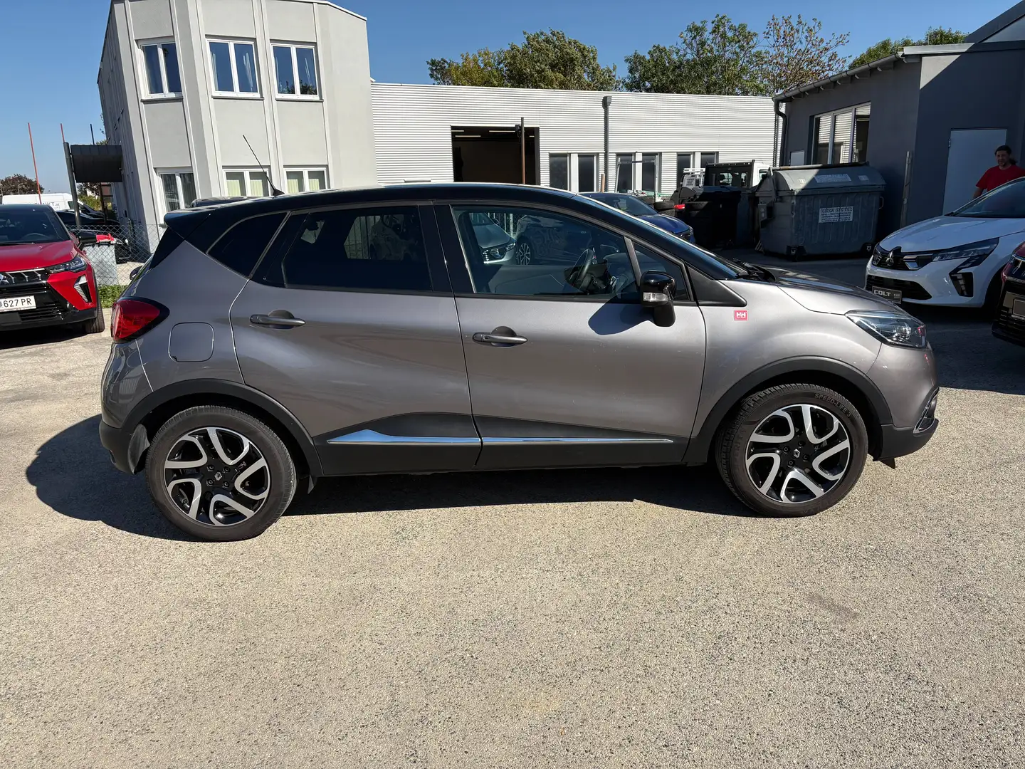 Renault Captur Helly Hansen TCe 120 EDC Aut. Grau - 2