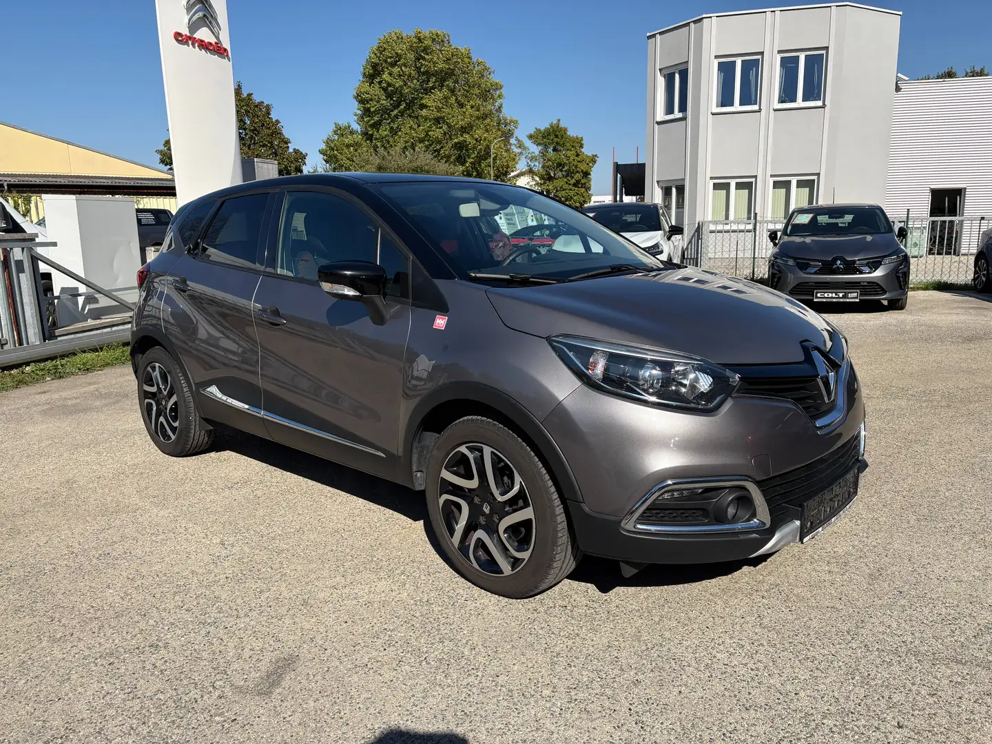 Renault Captur Helly Hansen TCe 120 EDC Aut. Grau - 1