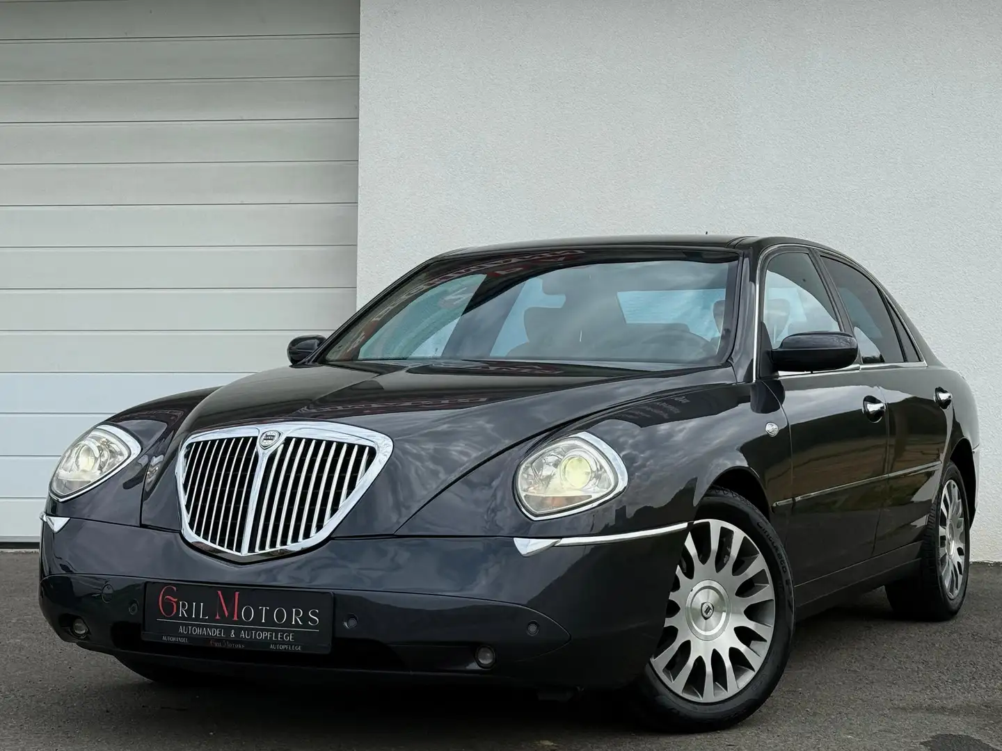 Lancia Thesis Thesis 3,2 V6 24v Emblema Comfortronic Emblema Grau - 1