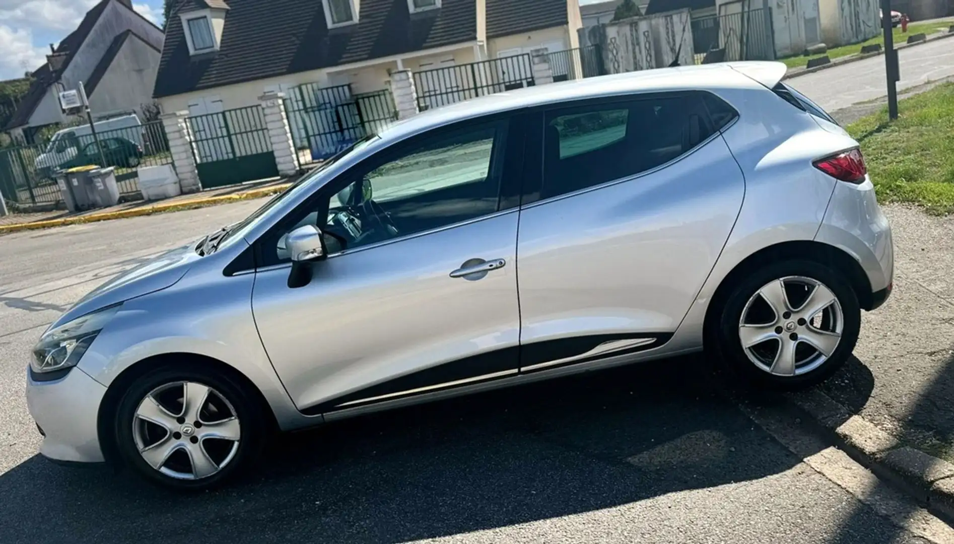 Renault Clio PHASE 1 1.5 DCI 90 CH BVA ENERGY DYNAMIQUE ENTRETIEN COMPLET A JOUR Grijs - 2
