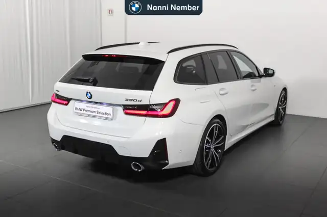 BMW 3 Series view 3