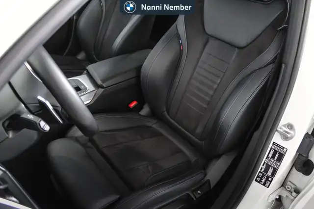 BMW 3 Series view 14