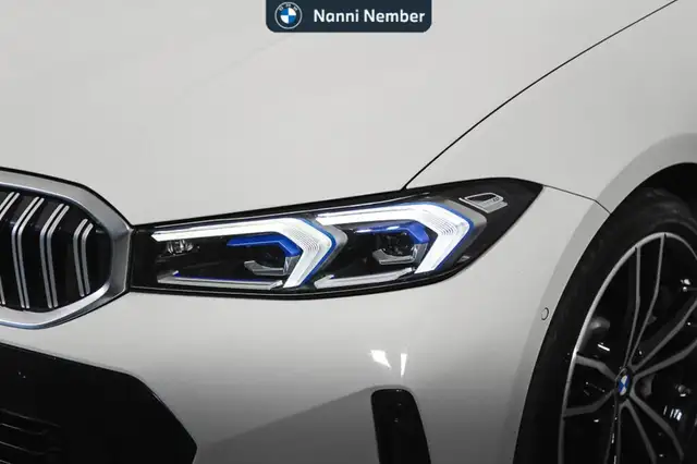 BMW 3 Series view 5