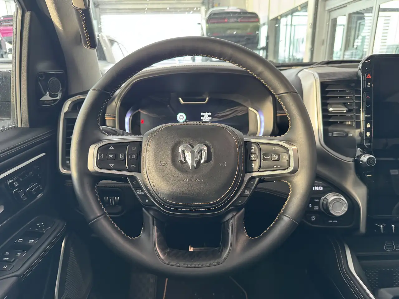RAM 1500 снимка RAM 1500