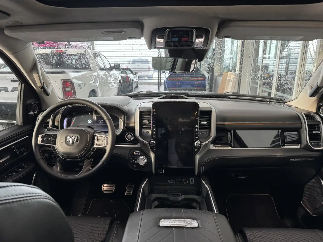RAM 1500 снимка RAM 1500
