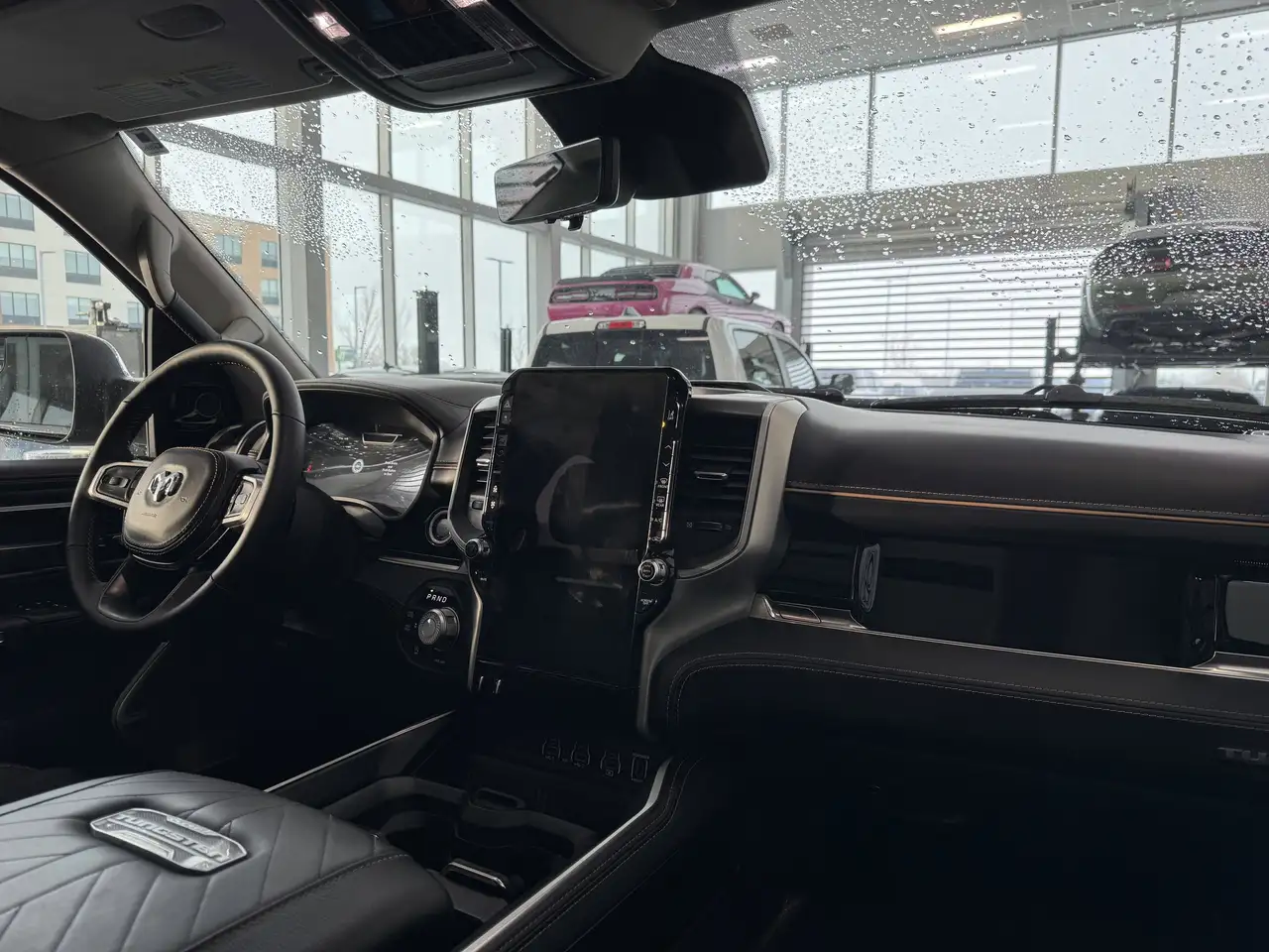 RAM 1500 снимка RAM 1500