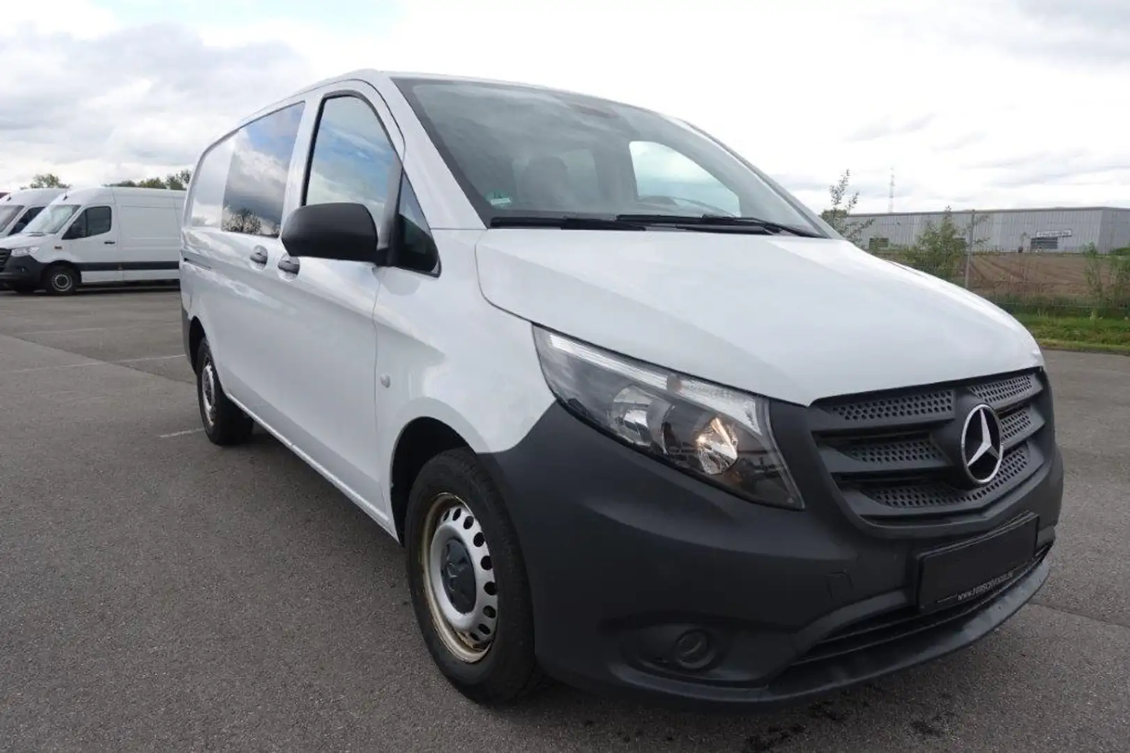 Mercedes-Benz Vito 116 CDI Mixto Lang AHK*KeyLess*AUT*Facelift Weiß - 2