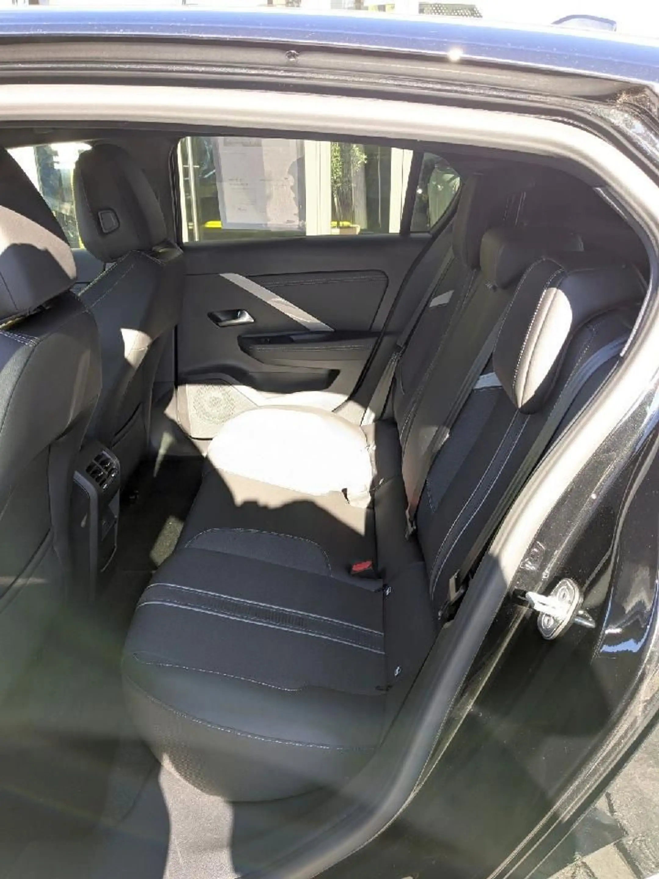 Opel Astra L 1.2 GS **Winterpaket*360° Kamera** — photo 11