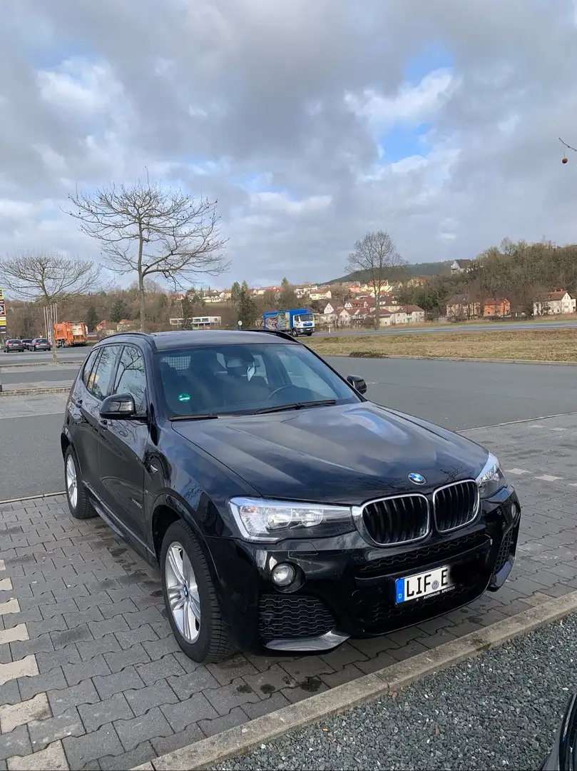 BMW X3 xDrive20d Schwarz - 1