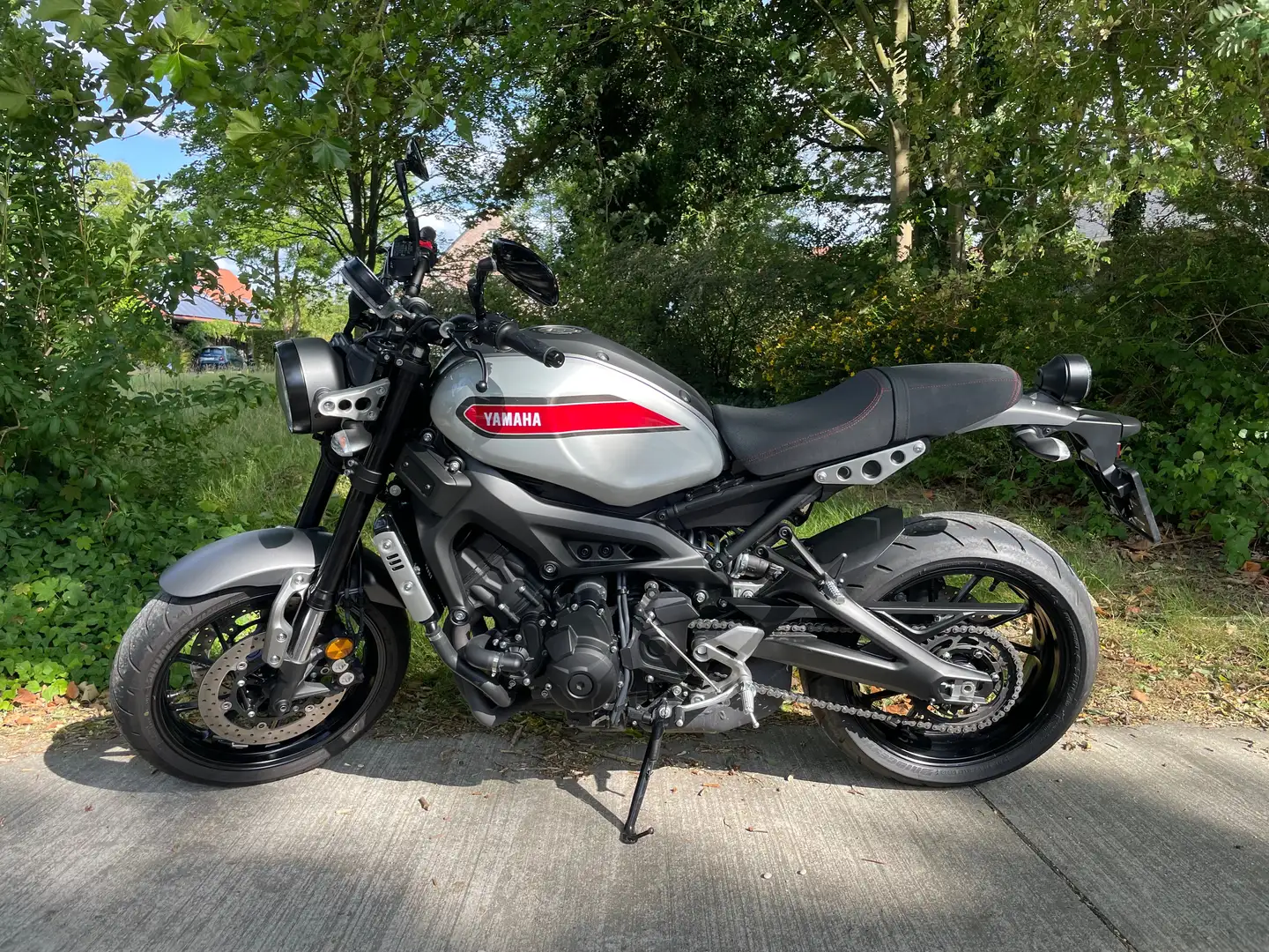 Yamaha XSR 900 Gris - 1