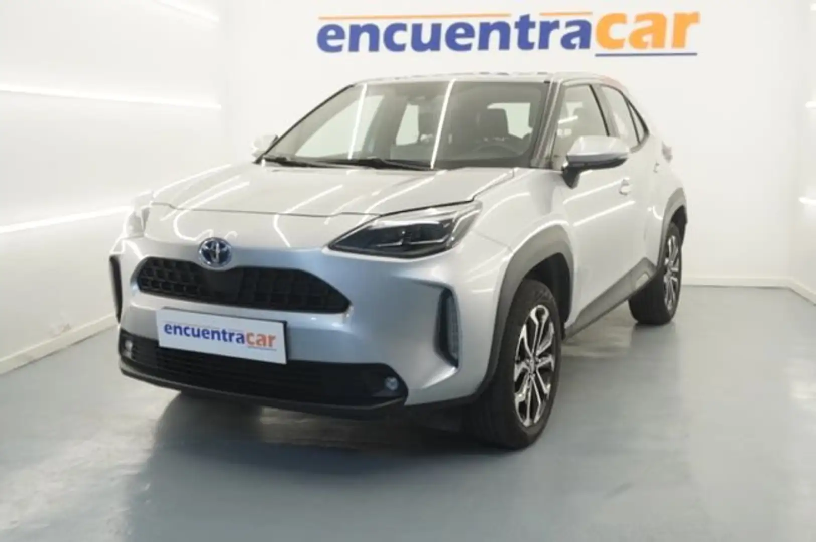 Toyota Yaris Cross 120H Active Tech Plateado - 2