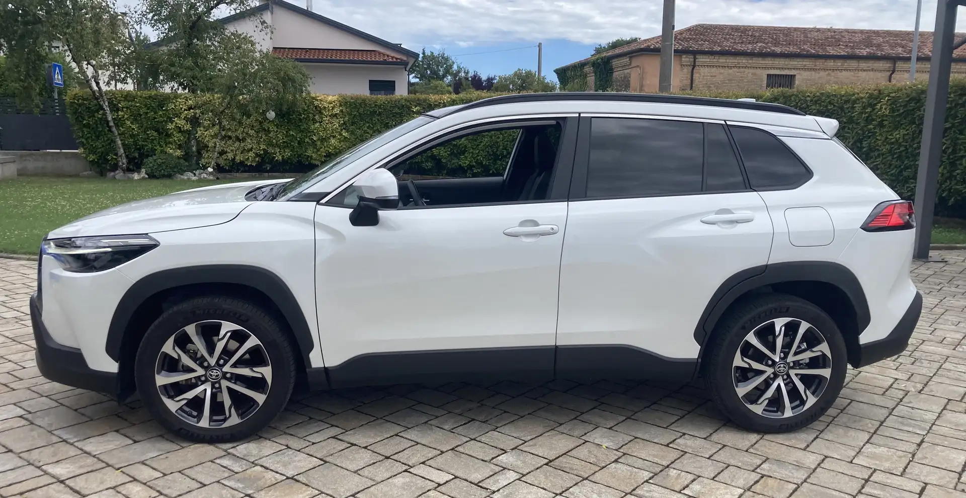 Toyota Corolla Cross Lounge - 2
