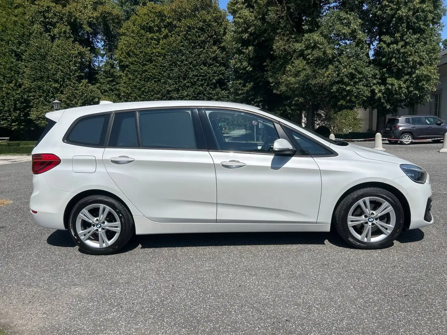 BMW 218 218i Gran Tourer Advantage Weiß - 2