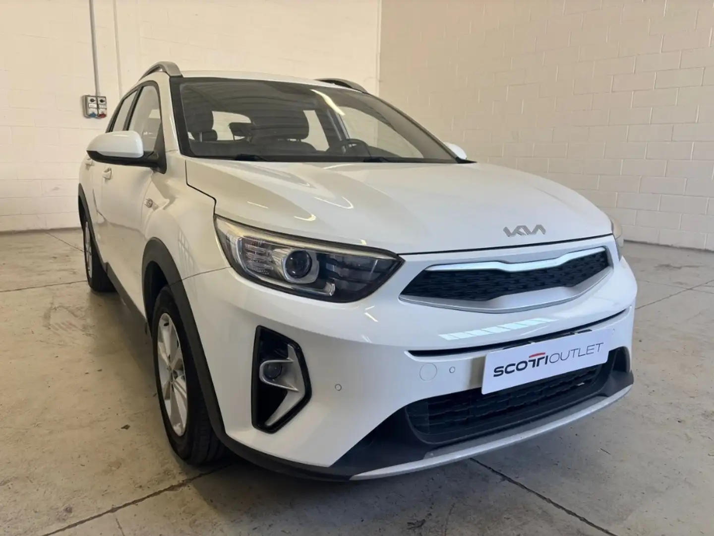 Kia Stonic 1.2 dpi Urban gpl 82cv Bianco - 2