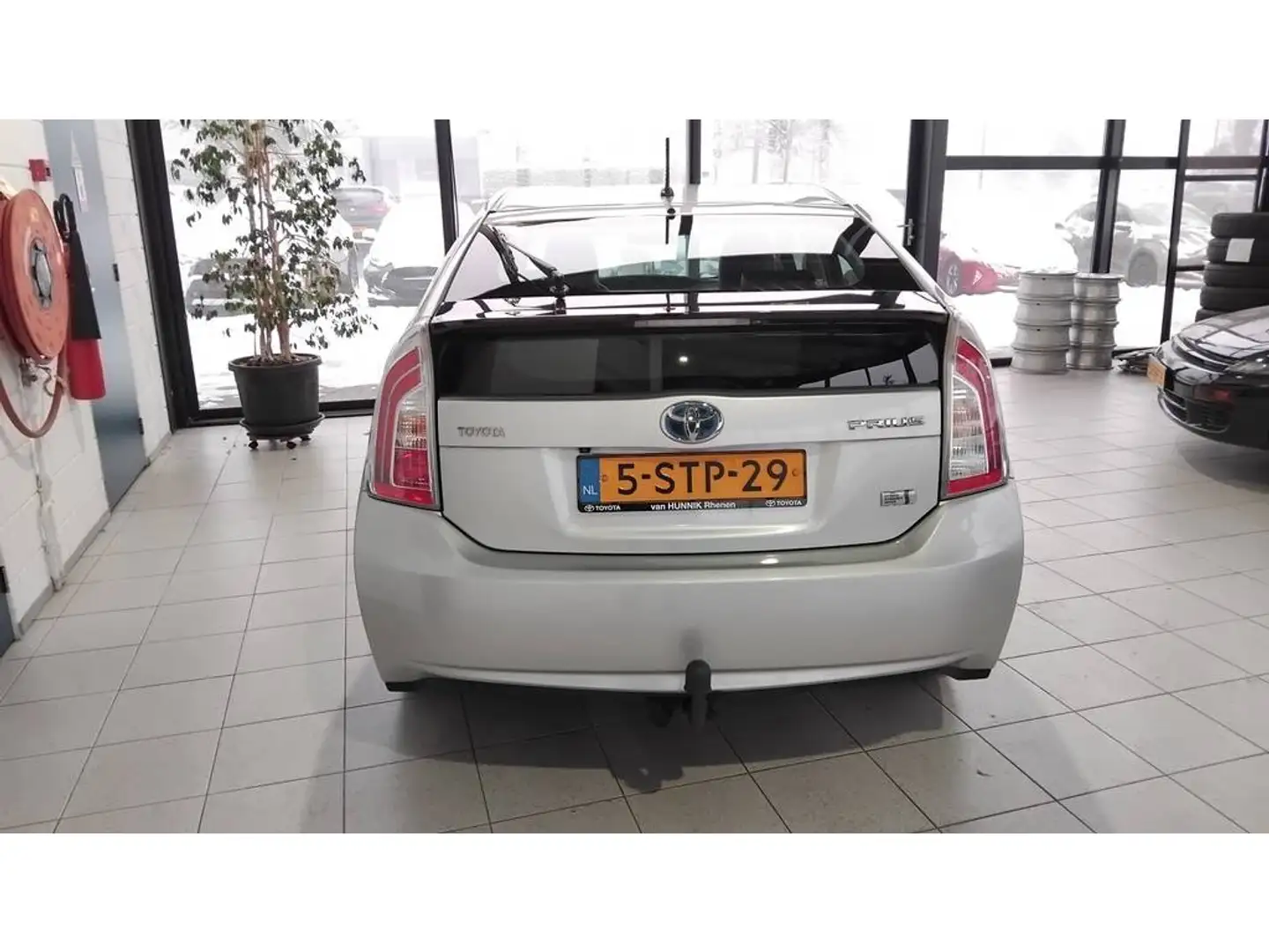 Toyota Prius 1.8 Business | Camera | Climat | Navigatie | Cruis Gris - 2