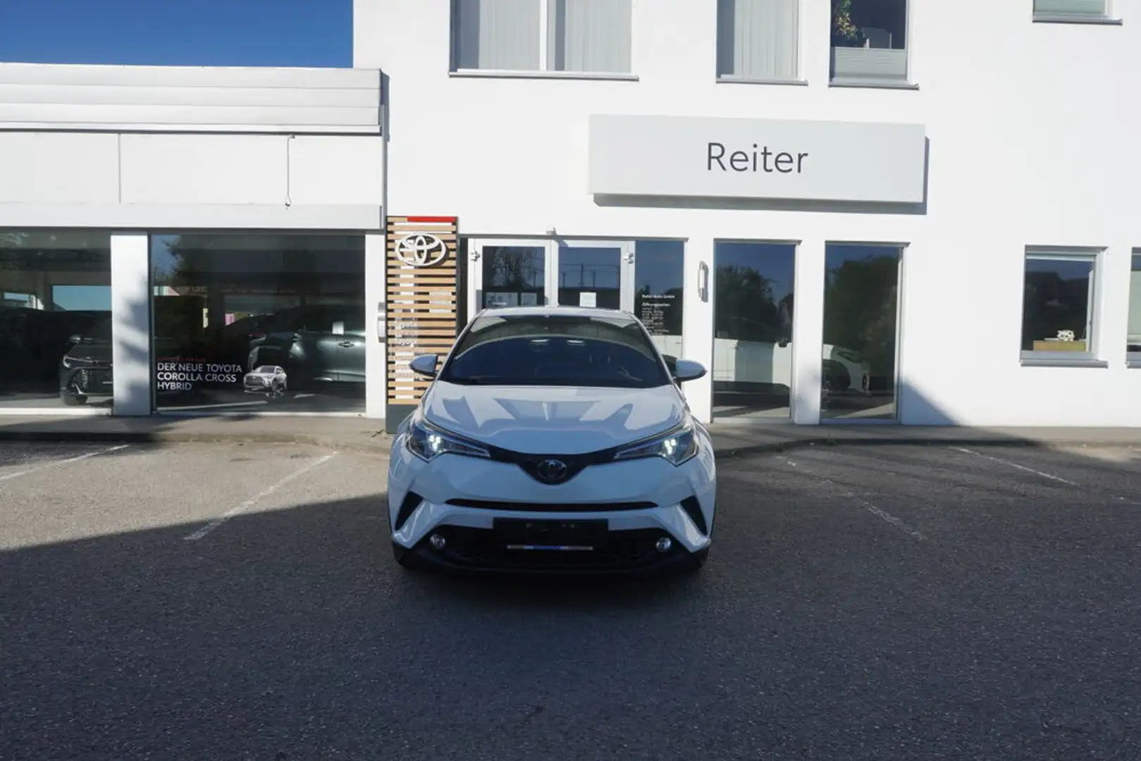 Toyota C-HR 1,8 Hybrid Weiß - 1