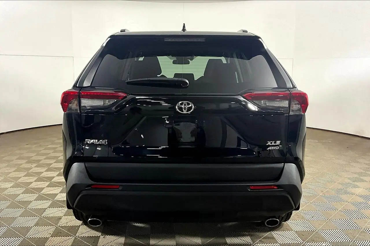 Toyota RAV 4 снимка Toyota RAV 4