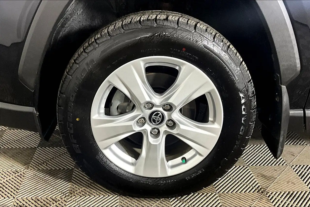 Toyota RAV 4 снимка Toyota RAV 4