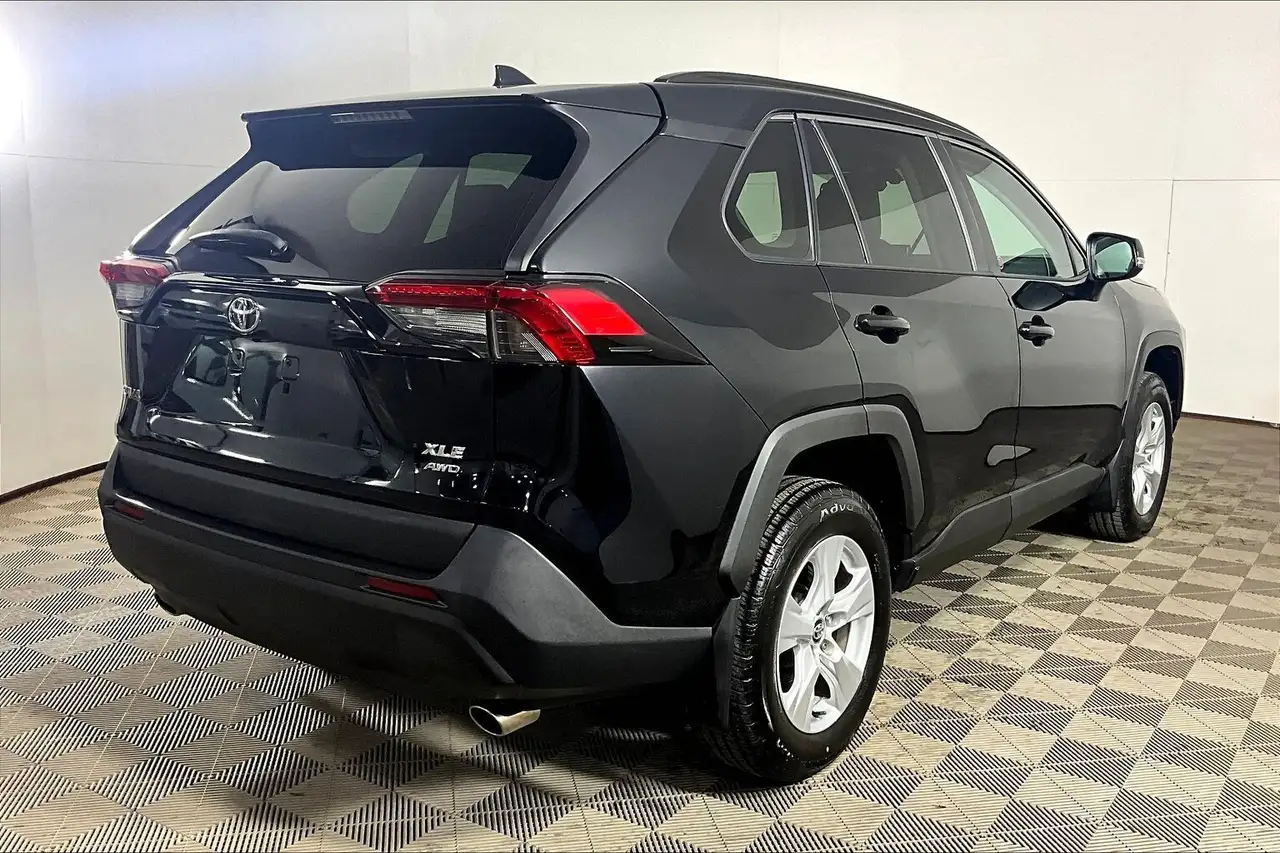 Toyota RAV 4 снимка Toyota RAV 4