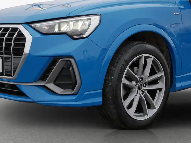 Audi Q3 view 13