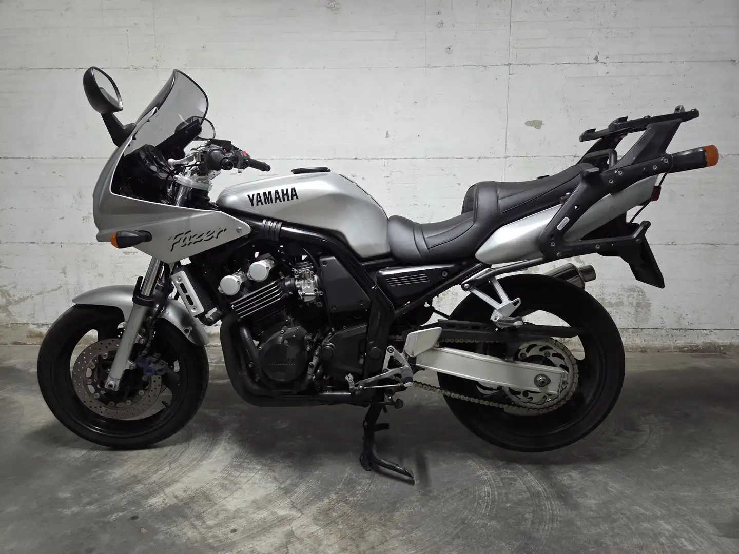 Yamaha FZS 600 Sport Turing Argento - 1