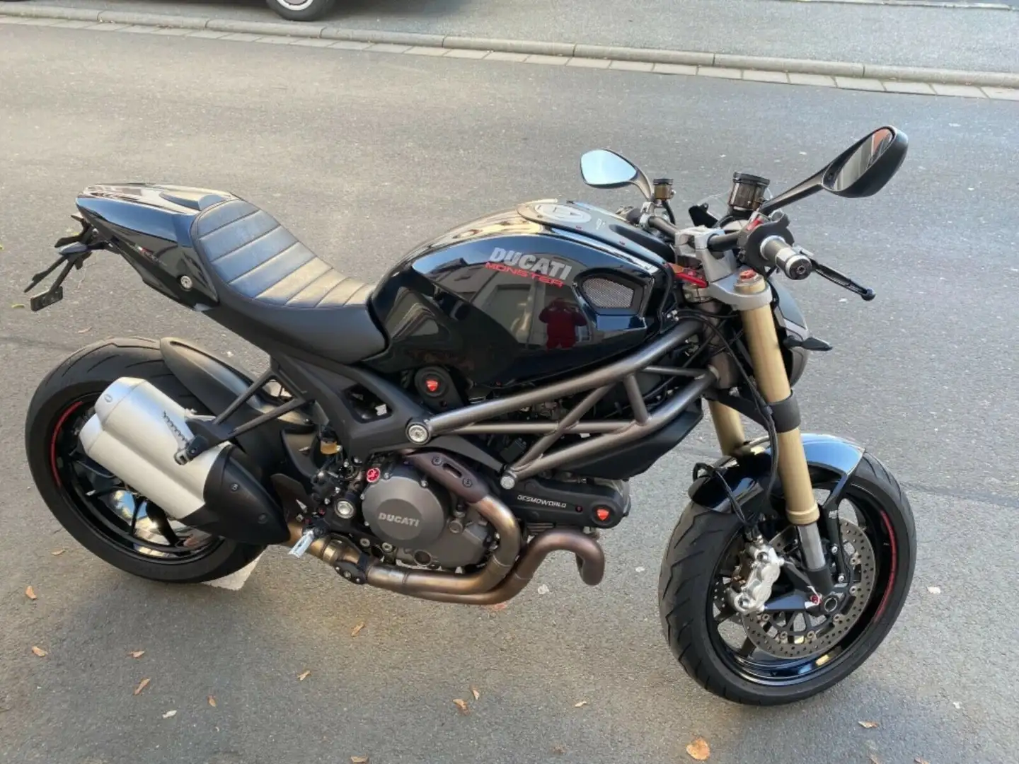 Ducati Monster 1100 Schwarz - 2