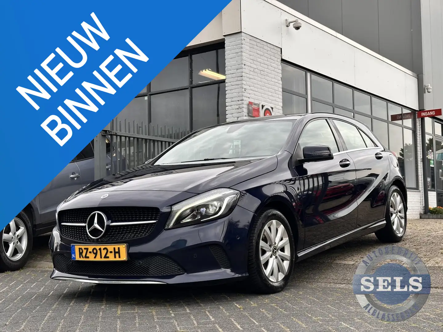 Mercedes-Benz A 160 Ambition NLAUTO/CARPLAY/XENON/NAVI/AMG Blauw - 1