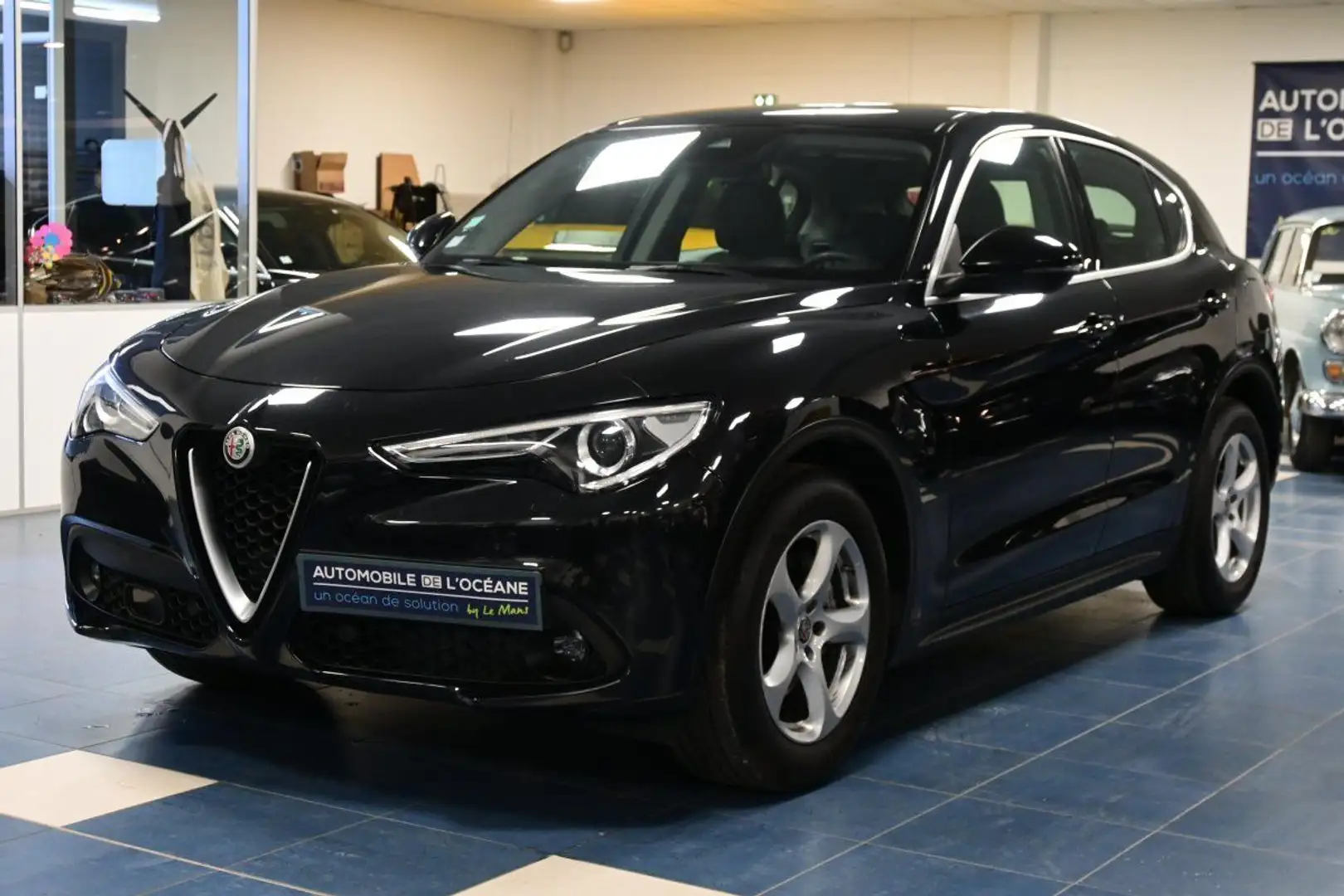 Alfa Romeo Stelvio MY19 2.2 160 ch AT8 Super Noir - 1