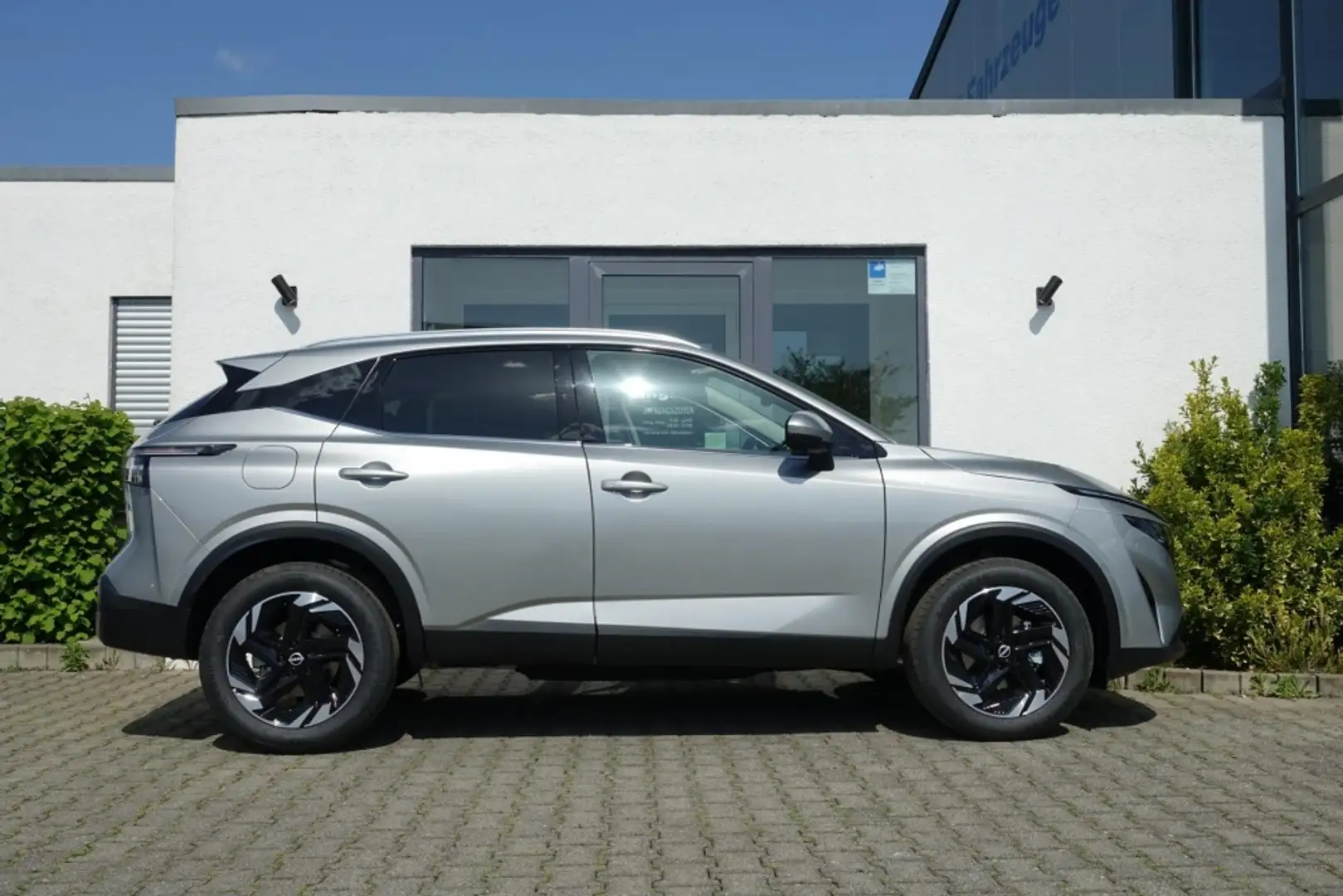 Nissan Qashqai N-Connecta Xtronic +Panod. +Winter Paket Gümüş rengi - 2